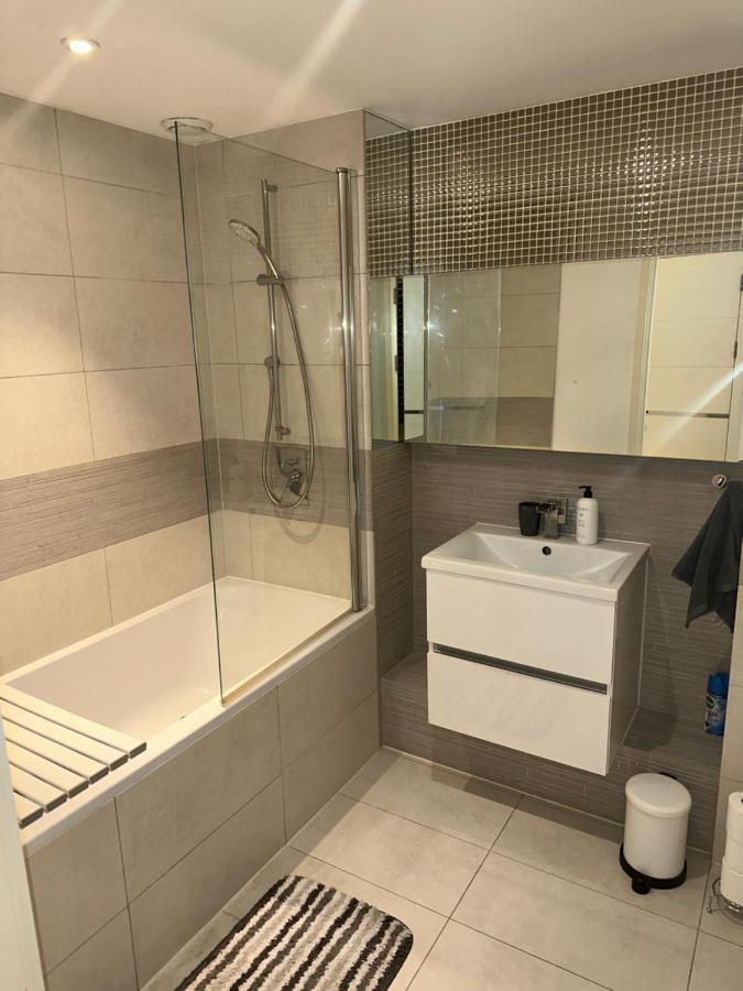Luxury One Bedroom Apartment Londen Buitenkant foto